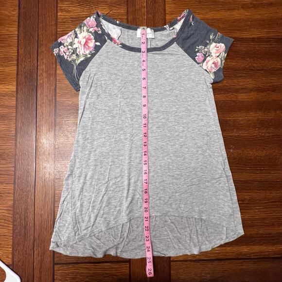 Threads Studio Gray Floral Super Soft Short Sleeve Shirt Womens Medium - Picture 8 of 8